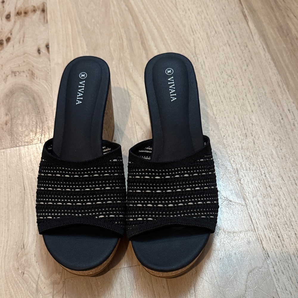 VIVAIA NWOT Black and Beige Women's Mule Wedges - Picture 1 of 3